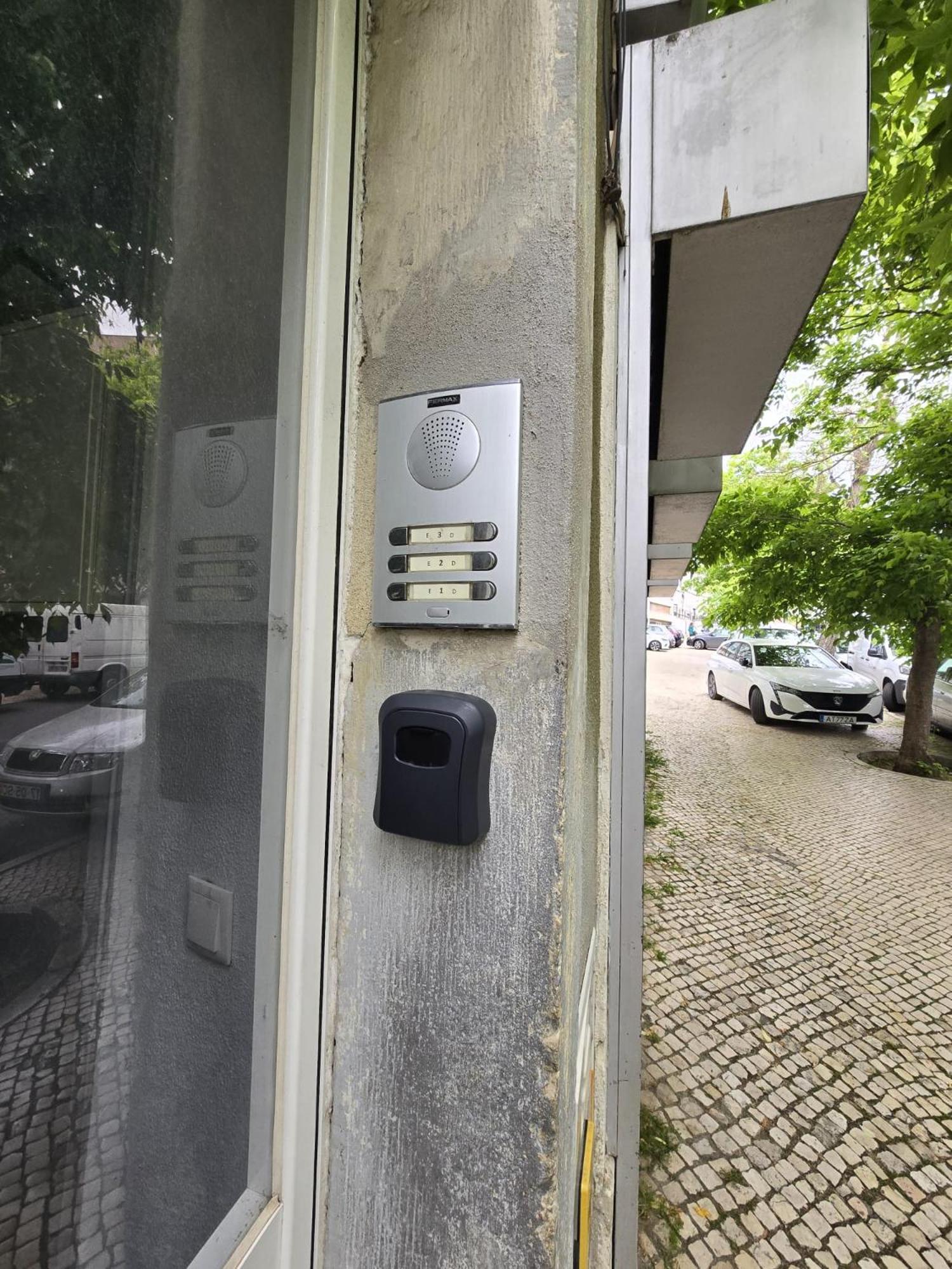 Comfy 3 Bedroom Apartment Campo De Ourique リスボン エクステリア 写真